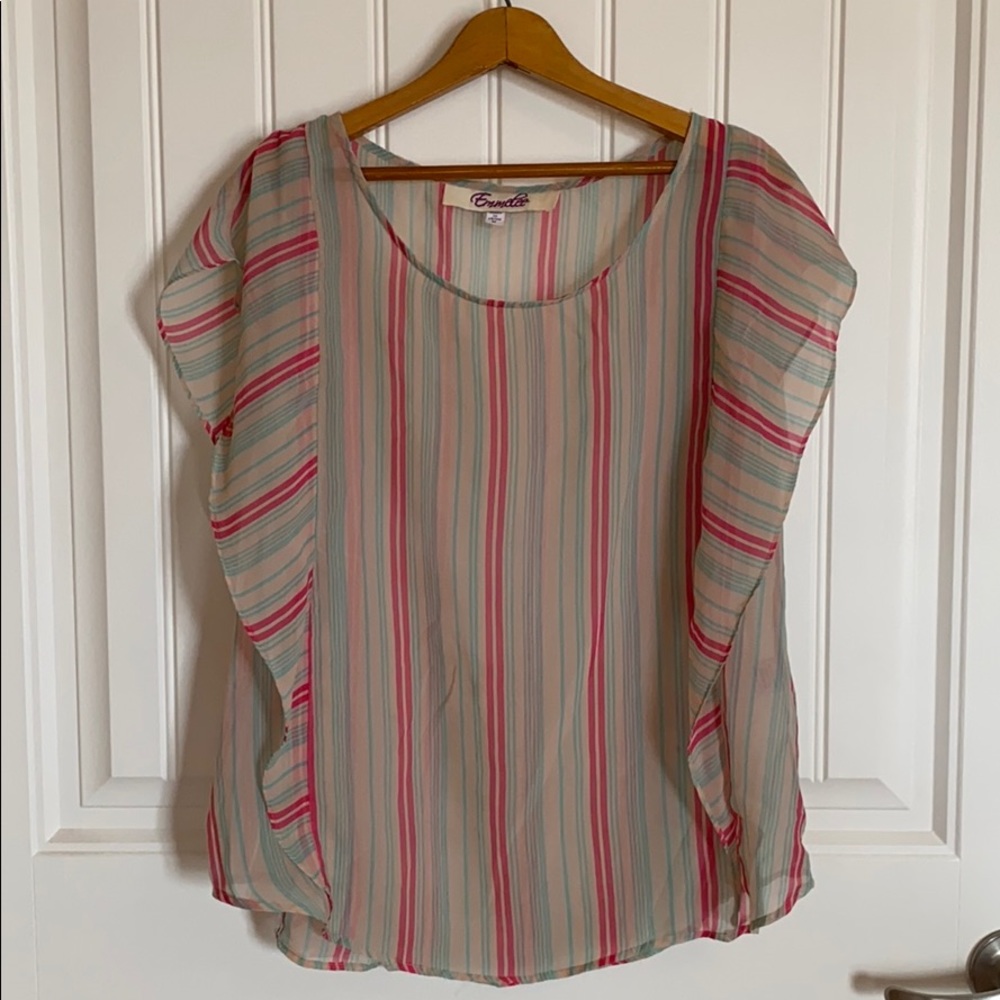 🟢3 for $10🟢 pink, teal, and tan shirt